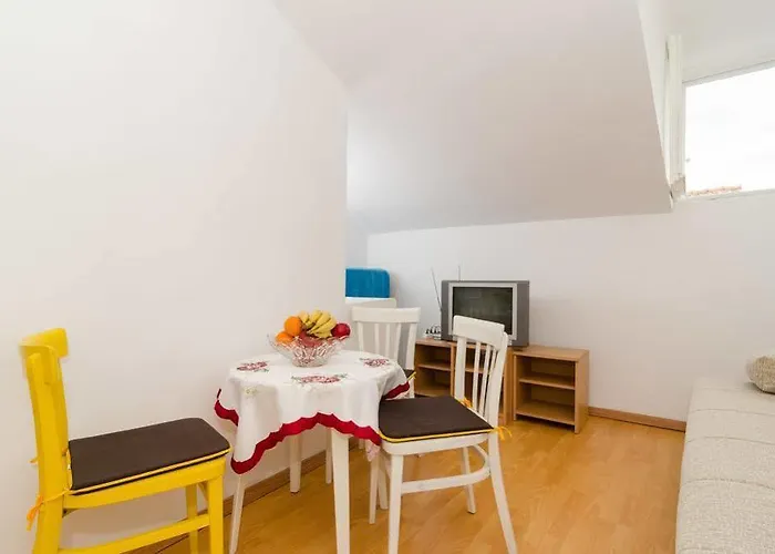 Sun Apartment *