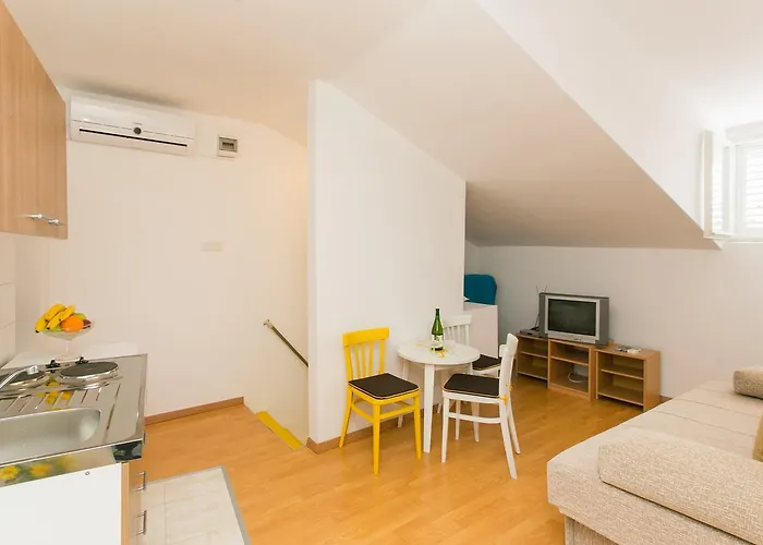 Sun Apartment *